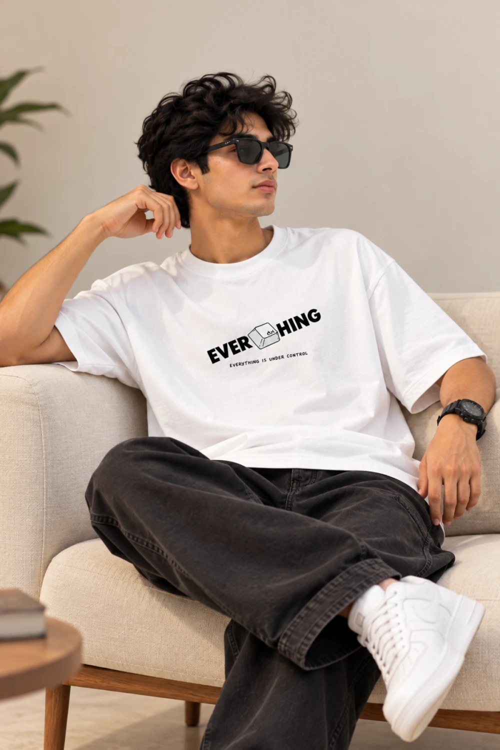 Everything Is Under Control Oversized Graphic T-Shirt – White